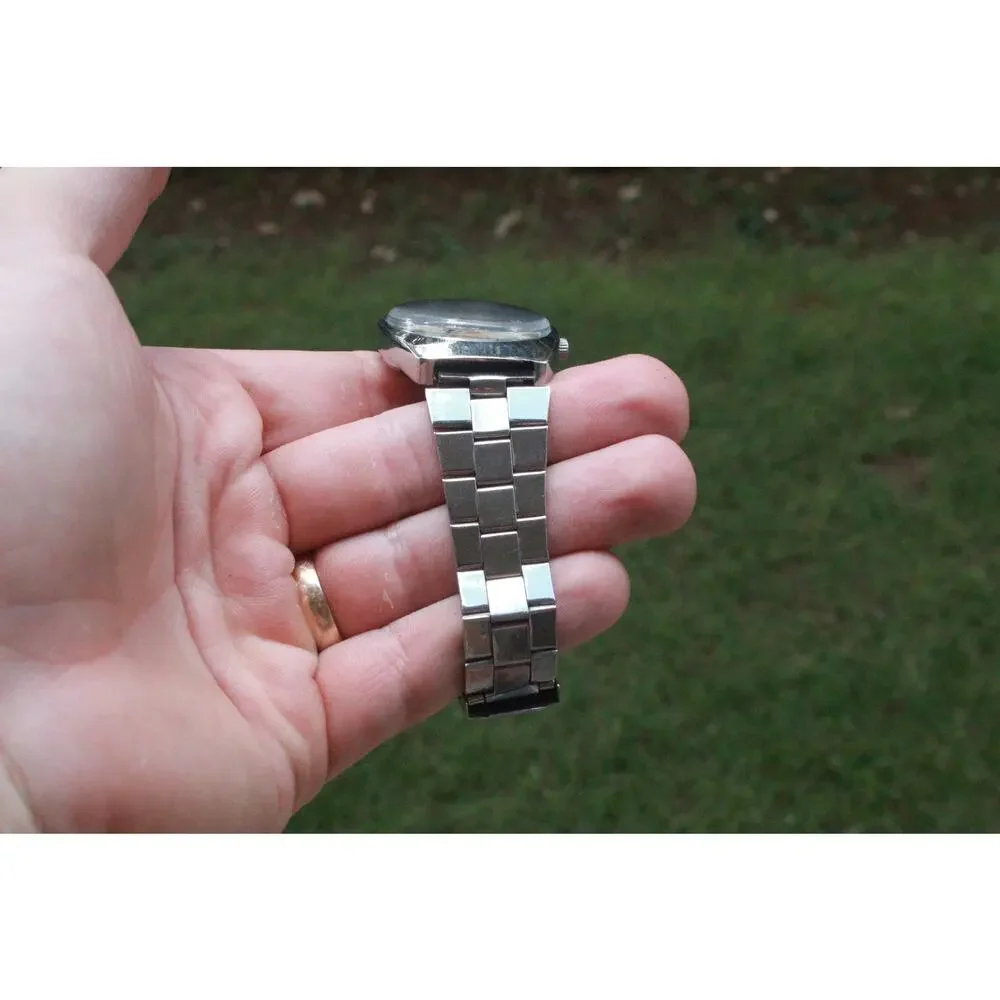 Vintage 1976 Ricoh Automatic Mens Silver Watch W/daydate & Red accents
